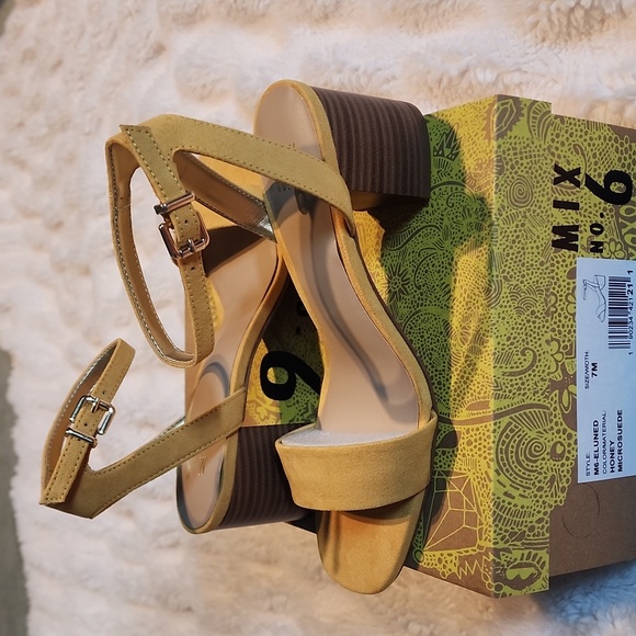 Heels - Picture 3 of 5